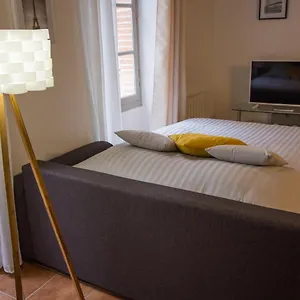 https://en-toute-intimit-dans-le-centre-historique.midi-pyreneeshotels.com
